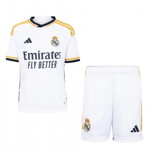 Real Madrid Replika Babytøj Hjemmebanesæt Børn 2023-24 Kortærmet (+ Korte bukser)